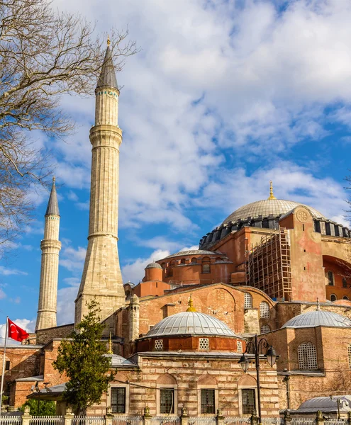 圣索菲亚大教堂 (神圣智慧) — — 伊斯坦布尔，土耳其的视图 — 图库照片