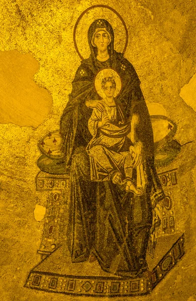 Ancient Apse mosaic of the Theotokos (Virgin Mother and Child) i — Stock Photo, Image