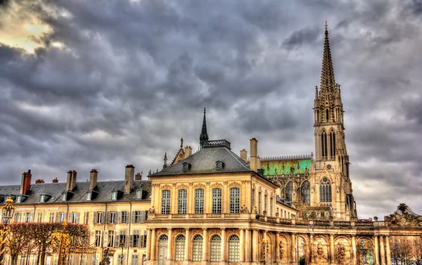 Weergave van Saint-Epvre basiliek in Nancy nachts - Frankrijk, Lorrain — Stockfoto