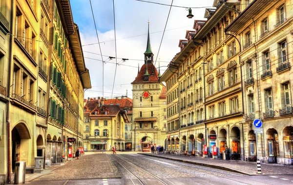 Spitalgasse street and Kafigturm tower - UNESCO heritage site in — Stock Photo, Image