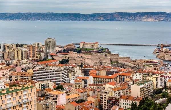 Widok na Marsylię z Notre-Dame de la Garde - Francja — Zdjęcie stockowe