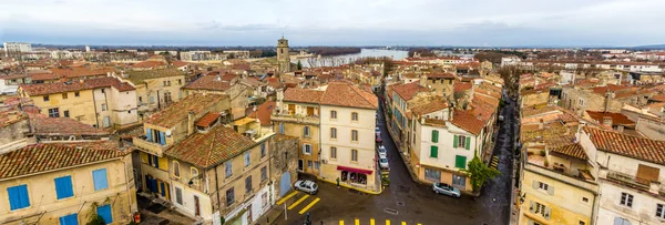 Panorama van het historische centrum van Arles - Frankrijk — Stockfoto