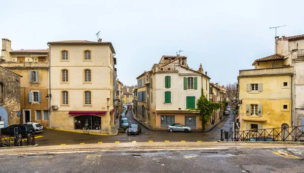 Veduta della città vecchia di Arles dal teatro romano - Francia — Foto Stock