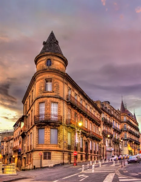 Budynek w centrum miasta w Beziers - Francja — Zdjęcie stockowe