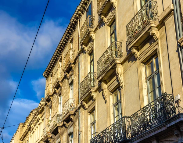 Фасад здания в Монпелье - Франция, Лангедок-Руссиль — стоковое фото