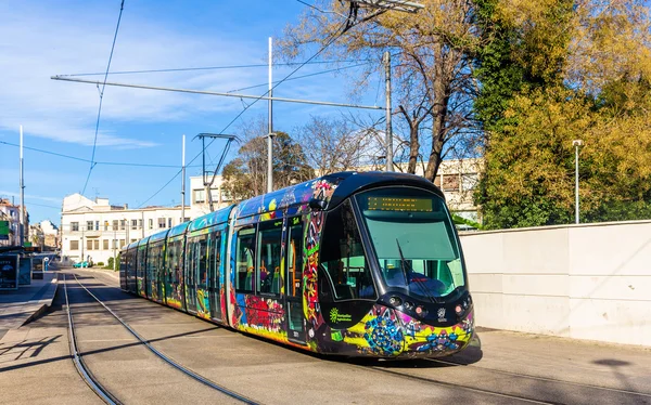 MONTPELLIER, FRANÇA - JANEIRO 05: Eléctrico Alstom Citadis 402 em Jan — Fotografia de Stock