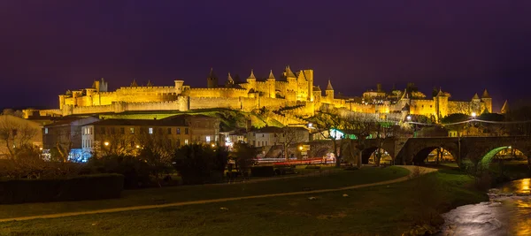 Panorama nocturno de la fortaleza de Carcasona - Francia, Languedoc-Rouss — Foto de Stock