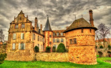 Chateau d'Osthoffen, Alsace, Fransa bir ortaçağ kalesi
