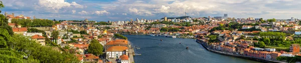 Panorama di Porto e del fiume Douro - Portogallo — Foto Stock