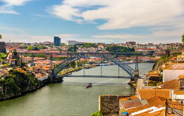 Porto - Portekiz Dom Luis Bridge ile görünüm — Stok fotoğraf