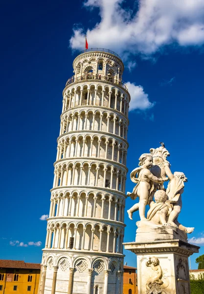 Fontana dei Putti and the Leaning Tower - Pisa, Italy — Stock Photo, Image