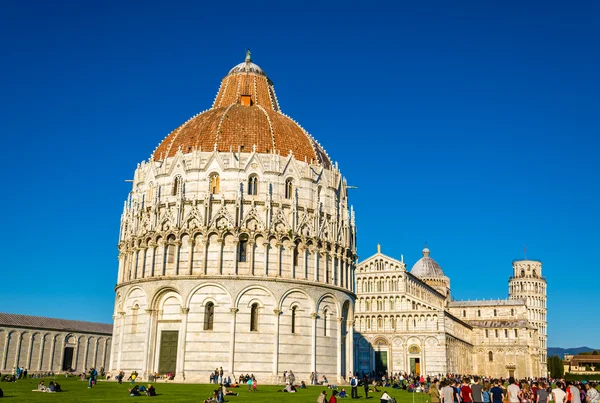 Visa av domkyrkan av Pisa - Italien — Stockfoto
