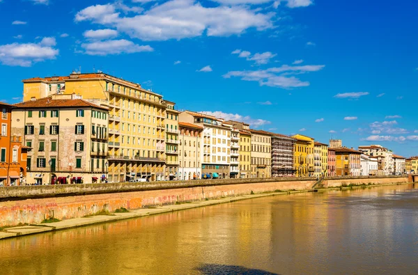 Widok z Pizy, nad rzeką Arno - Włochy — Zdjęcie stockowe