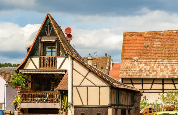 Traditionele Elzasser huis in Bergheim, Frankrijk — Stockfoto