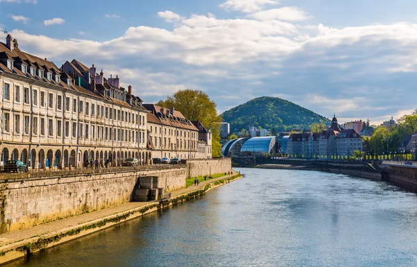 Visa av Besancon över floden Doubs - Frankrike — Stockfoto