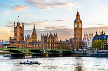 Akşam - İngiltere'de Londra Westminster Sarayı