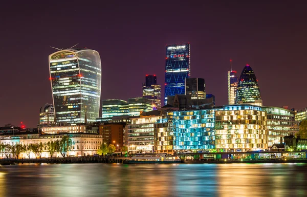 Skyscrapers of the City of London at night - England — Stock Photo, Image