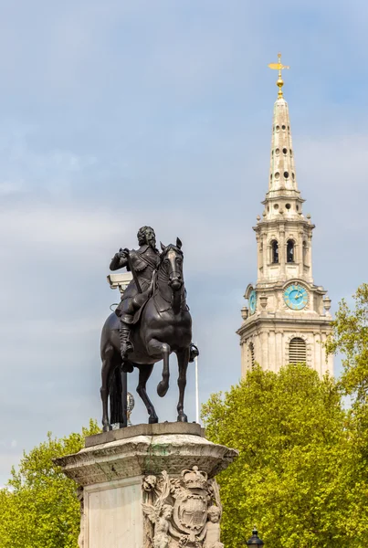 찰스의 승마 동상은 영국 트라팔가 광장에 — 스톡 사진