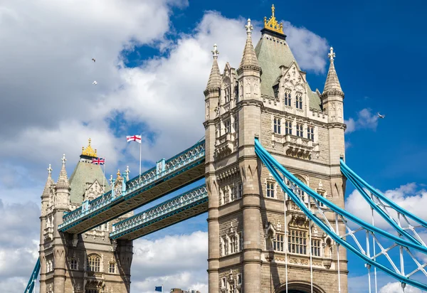 Tower Bridge, ένα σύμβολο της Λονδίνο - Αγγλία — Φωτογραφία Αρχείου