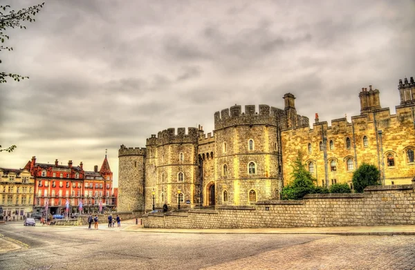 Murallas del Castillo de Windsor cerca de Londres, Inglaterra — Foto de Stock