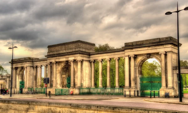 Gate of Hyde Park in London - England — Stock Photo, Image