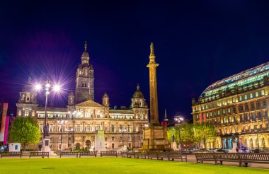 Glasgow 'daki George Meydanı' nın gece manzarası - İskoçya