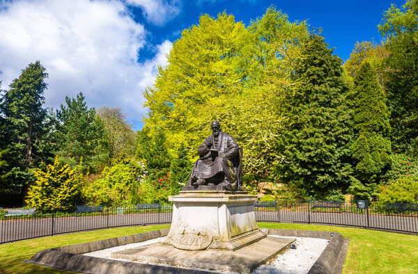 Statue of Lord Kelvin in Kelvingrove Park - Glasgow, Scotland