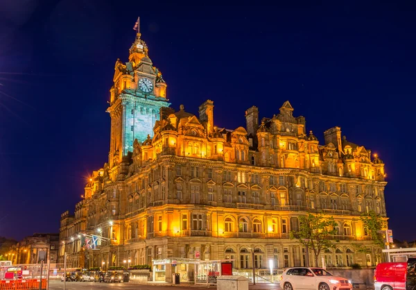 The Balmoral Hotel, un edificio histórico en Edimburgo - Escocia — Foto de Stock