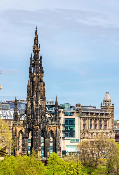 Blick auf das Denkmal für Sir Walter Scott in edinburgh — Stockfoto