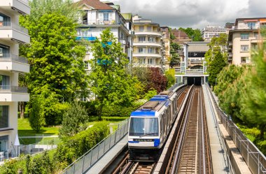 Görünümü bir metro treninin Lozan - İsviçre