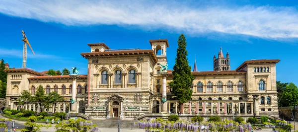 O Palais de Rumine em Lausanne - Suíça — Fotografia de Stock