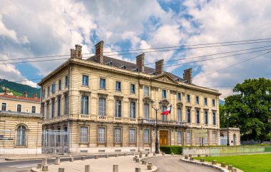 Yer de Verdun Grenoble - Fransa içinde bina