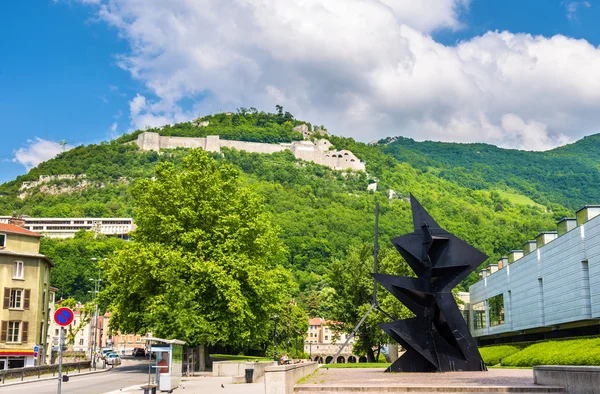 Visa Grenoble Bastiljens från Esplanade Francois Mitterand — Stockfoto