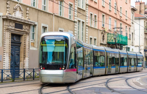 Modern tramvay Grenoble - Fransa, Rhône-Alpes — Stok fotoğraf