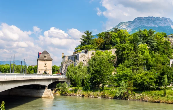 Porte de france und Jardin des Dauphins in Grenoble, Frankreich — Stockfoto