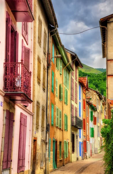 Edifici Ax-les-Thermes, città dei Pirenei - Francia — Foto Stock