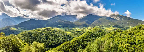 Vista de los Pirineos Catalanes, un parque natural en Francia — Foto de Stock