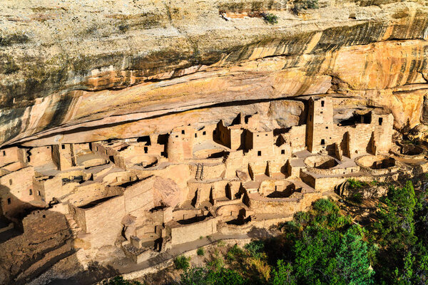 Famous Cliff Palace ruins in Mesa Verde National Park, Colorado. The ancient Ancestral Puebloan cliff dwellings are built into a massive sandstone alcove
