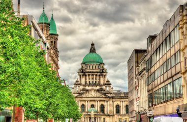 Görünüm Belfast City Hall Donegall yerden - Kuzey İrlanda