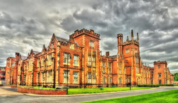 Vista de la Queen 's University en Belfast - Irlanda del Norte —  Fotos de Stock