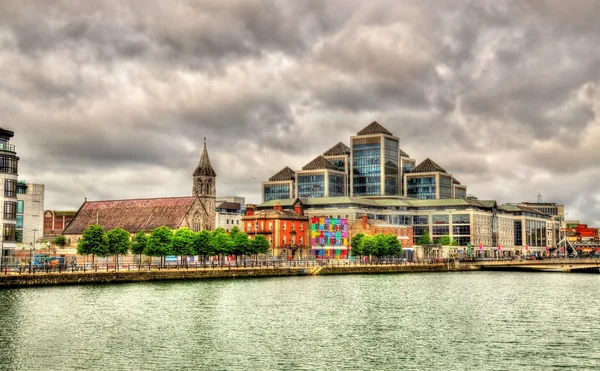 Vista del muelle de la ciudad en Dublín - Irlanda —  Fotos de Stock