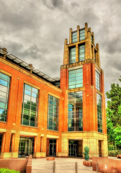 McClay bibliotheek aan de Queen's University - Belfast, Verenigd Koninkrijk — Stockfoto