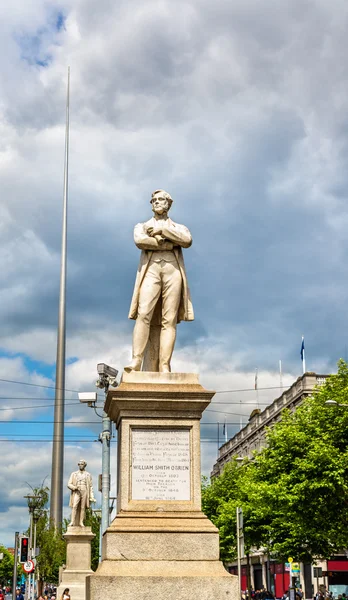 Standbeeld van William Smith O'Brien op O'Connell Street in Dublin — Stockfoto