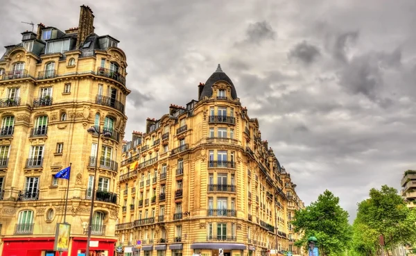 Gebäude auf dem Joffre-Platz in Paris - Frankreich — Stockfoto