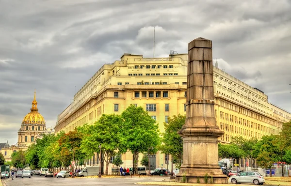 Krigsmonument vid Fontenoy torg i Paris - Frankrike — Stockfoto