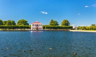 Marly gölette büyük Peterhof - Rusya