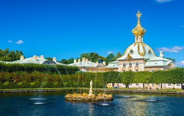 Çeşme Peterhof - Rusya ile Batı Meydanı gölet