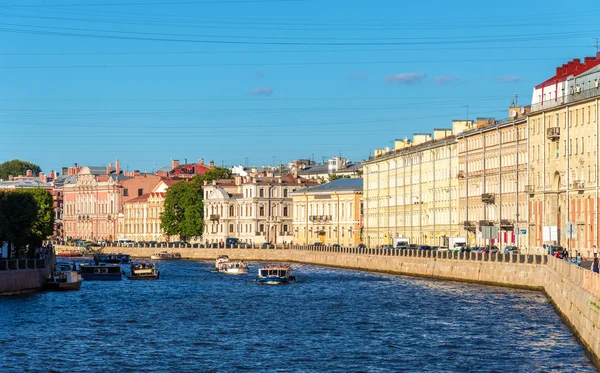 Nabrzeże rzeki Fontanka w Sankt Petersburg - Rosja — Zdjęcie stockowe