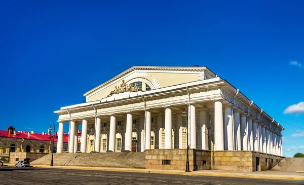 Здание старой Петербургской фондовой биржи - Россия — стоковое фото