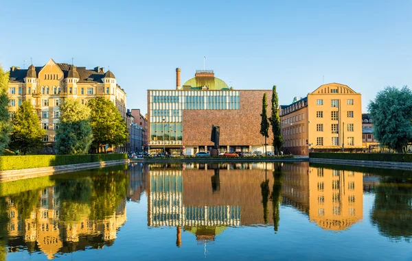 View of the Finnish National Theatre - Helsinki — Stock Photo, Image